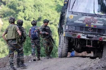 ગુલમર્ગમાં સેનાના વાહનો પર હુમલો, 2 જવાન શહીદ