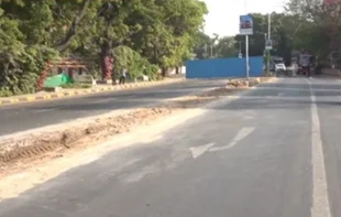 અમદાવાદના ગાંધી આશ્રમ પાસેનો 100 મીટરનો રોડ કાયમી બંધ.