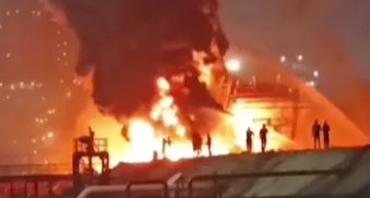 Vadodara આખી રાતની જહેમત બાદ વહેલી સવારે આગ કાબૂમાં આવી, દુર્ઘટનામાં બેનાં મોત