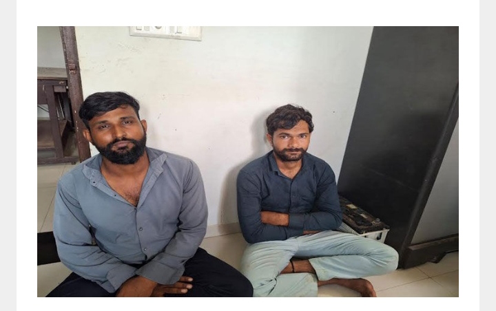 સરોડા રોડ પરથી નશાકારક કફ સીરપની 2600 બોટલ સાથે બે ઝડપાયા